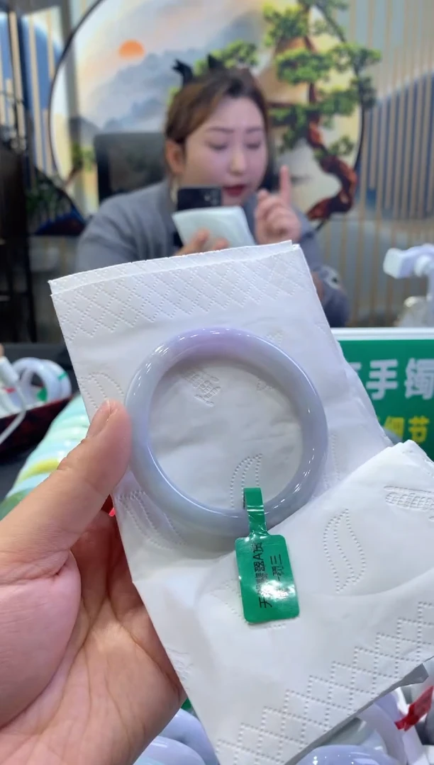 【闪购商品】翡翠手镯未镶嵌多人03797