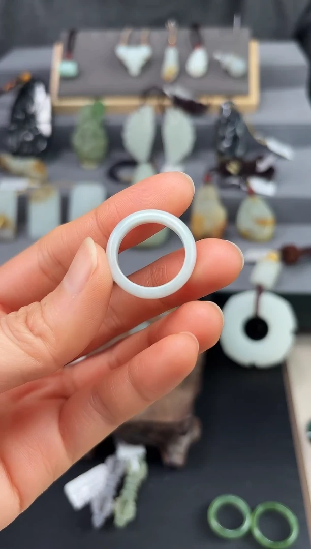 【闪购商品】翡翠颈饰未镶嵌戒指