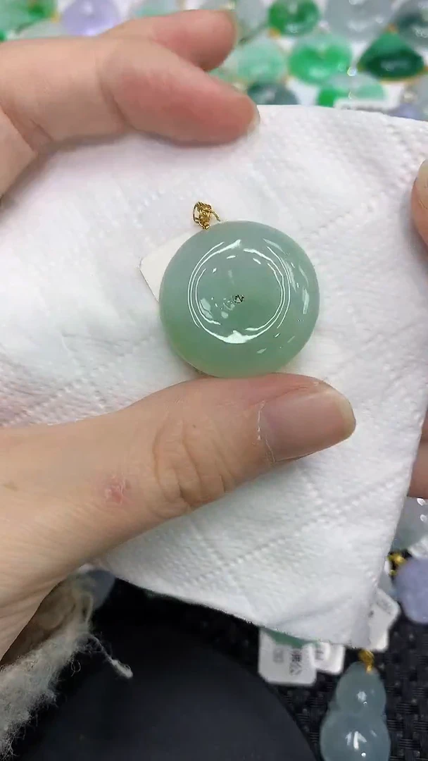 颈饰18K金镶嵌翡翠a货百元以下同包裹多件发出的只收取一单运费