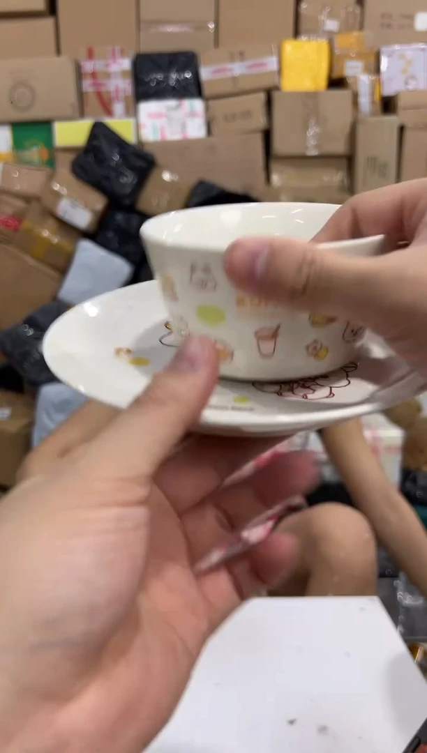 瓷片轻松熊一碗一碟