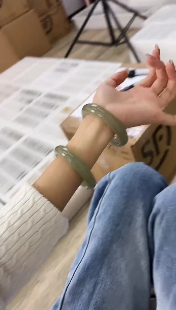 未镶嵌手镯石英质玉65-56D