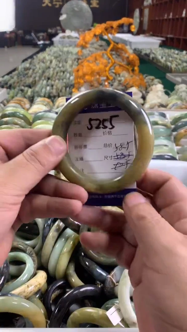 未镶嵌蛇纹石玉手镯5255