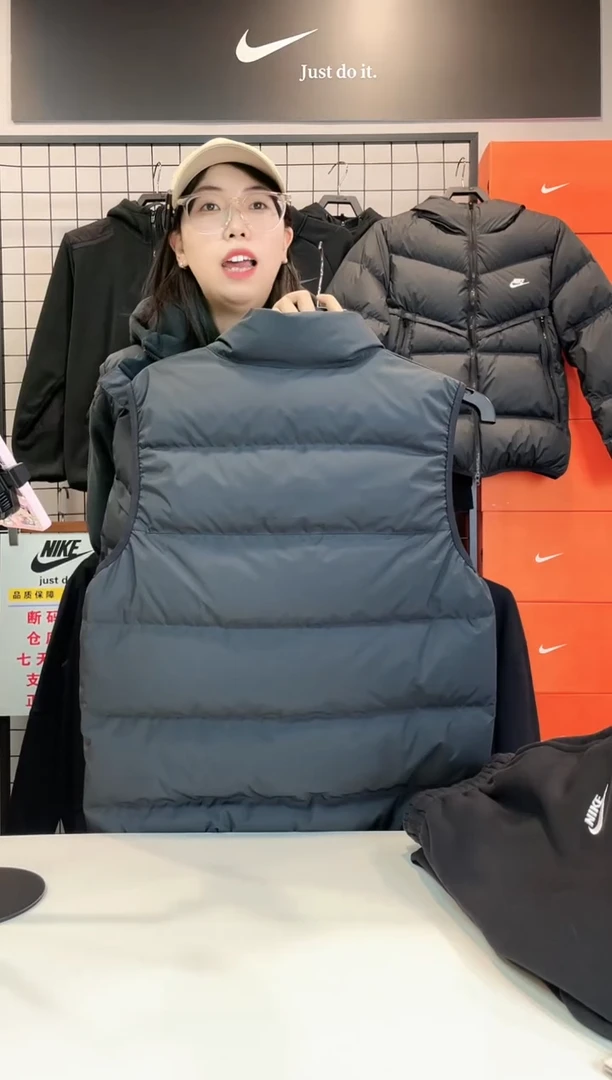 8184黑色马甲XL140斤-160斤不退换