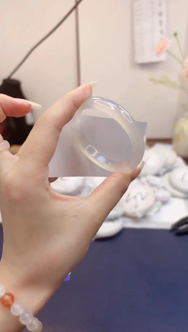 石英质玉手镯未镶嵌268-玉髓-圈口51