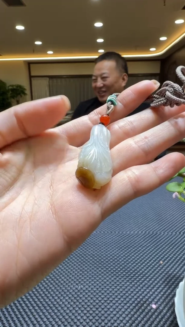 颈饰未镶嵌和田玉挂件
