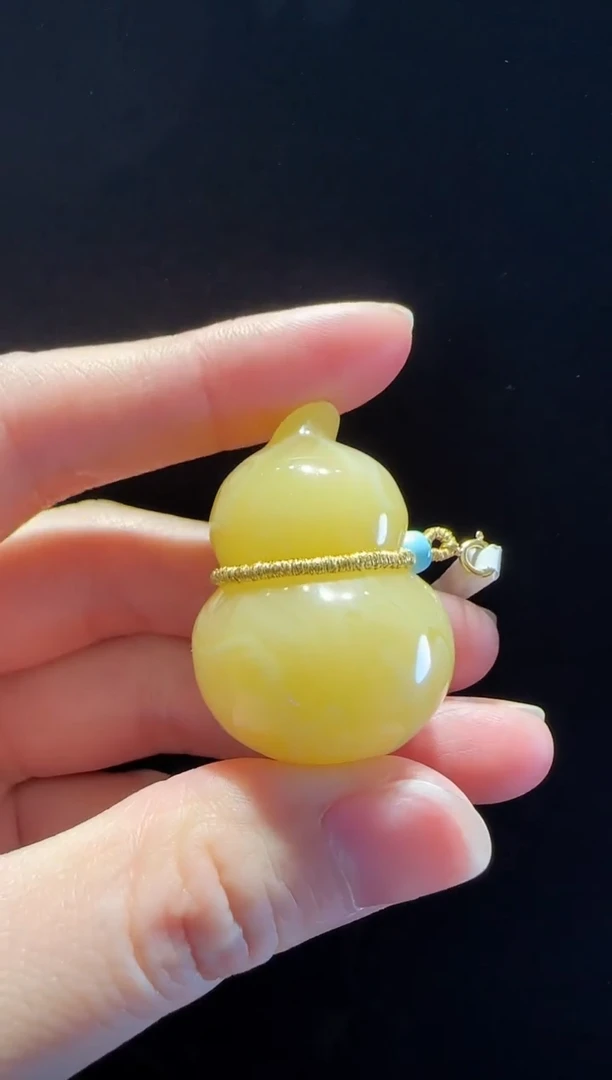 蜜蜡颈饰18K金镶嵌葫芦吊坠