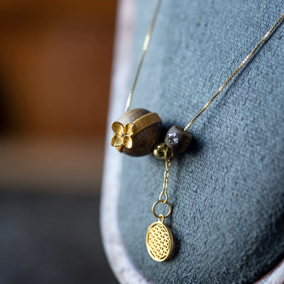 沉香[帝师专属]木上生花单颗圆珠吊坠-12mm-DS0021-多样性发货