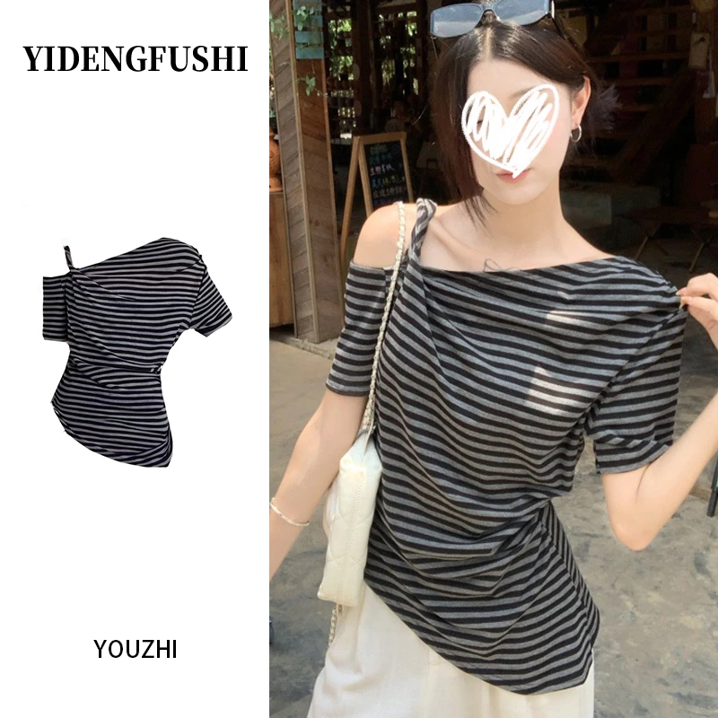 条纹露肩短袖恤女夏季新款辣妹微胖修身显瘦不规则独特别致上衣