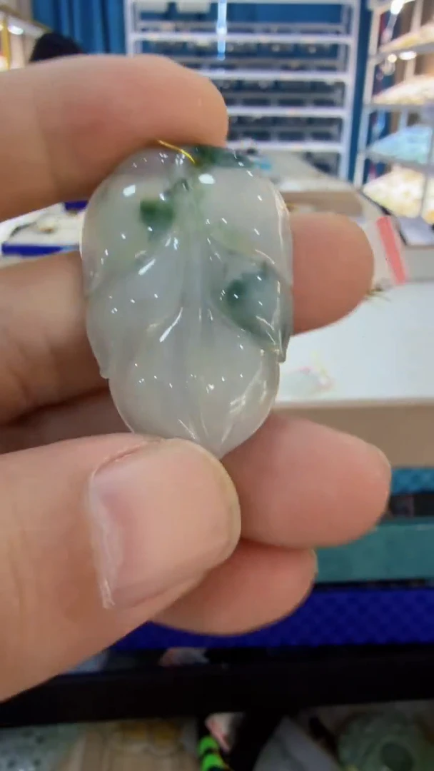 翡翠未镶嵌吊坠(不含链)128