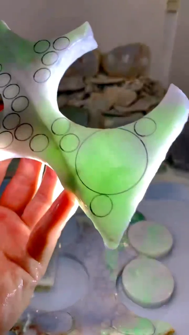 翡翠未镶嵌颈饰缅甸A货翡翠412