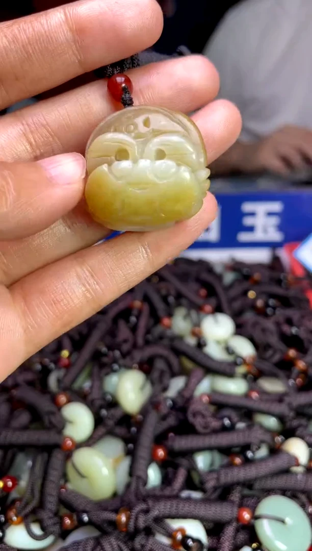 未镶嵌和田玉挂件1