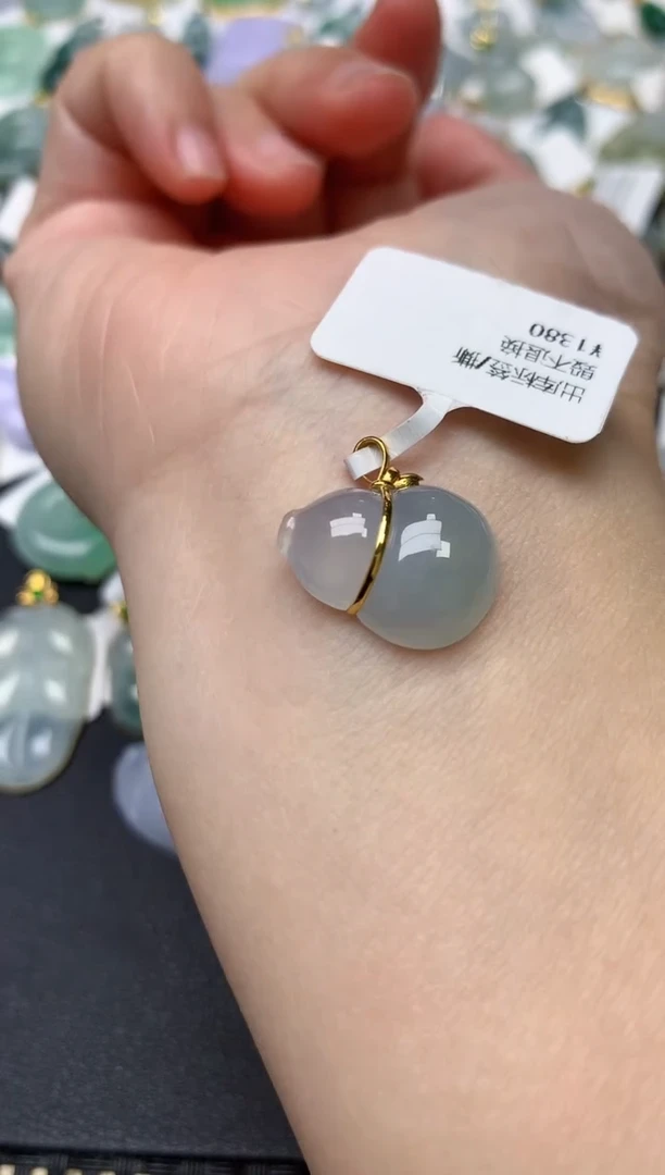 颈饰18K金镶嵌翡翠天然缅甸A货翡翠