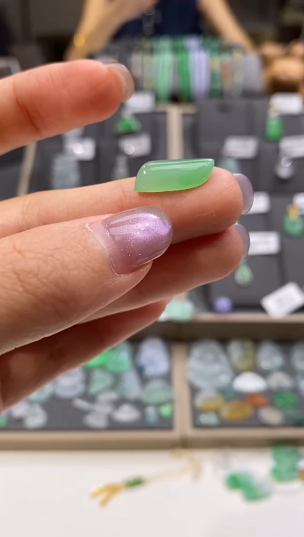 颈饰未镶嵌翡翠星*M随形