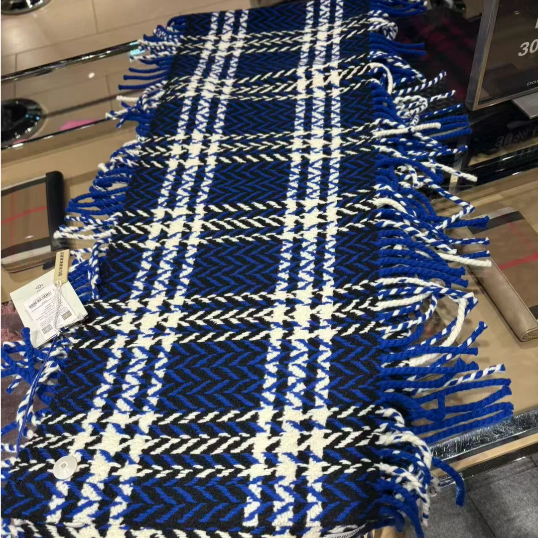 【香港直邮】Burberry博柏利经典格纹羊毛流苏围巾 80908041
