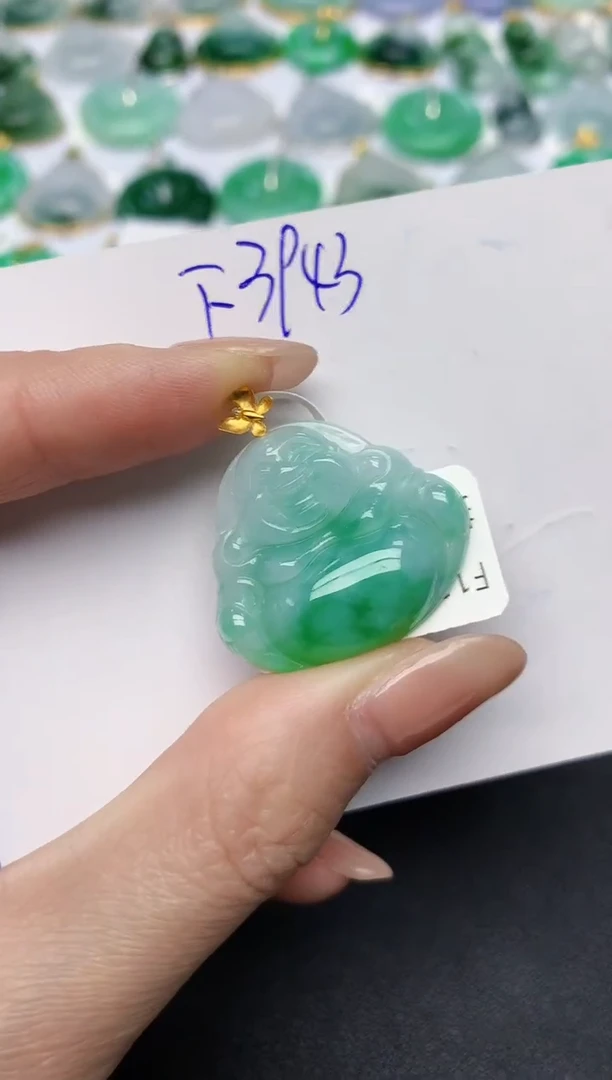 颈饰18K金镶嵌翡翠 天然缅甸A货翡翠百元以上9元证书费自理