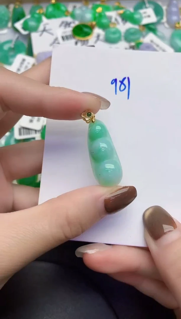 颈饰未镶嵌翡翠缅甸天然翡翠A货