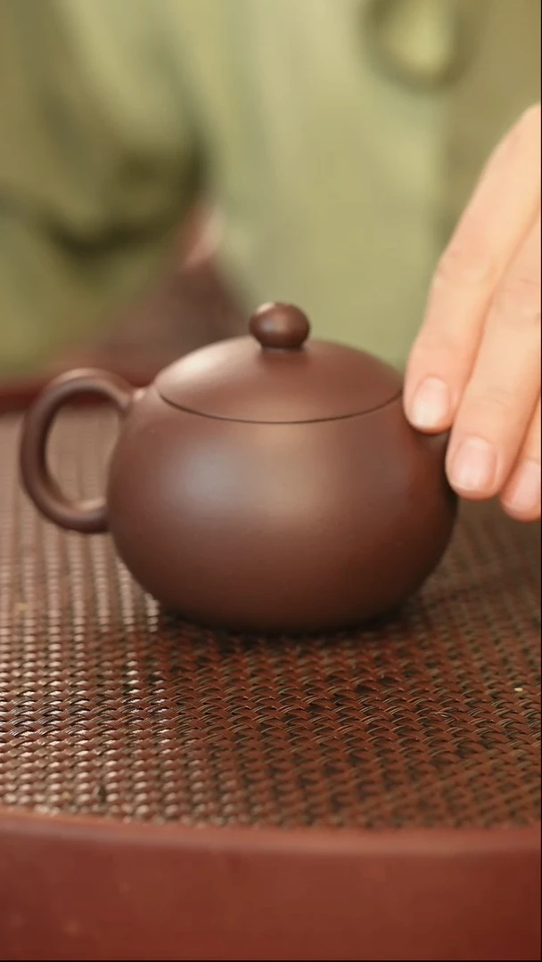 茶壶紫砂西施 220cc 紫茄泥 微瑕晃口