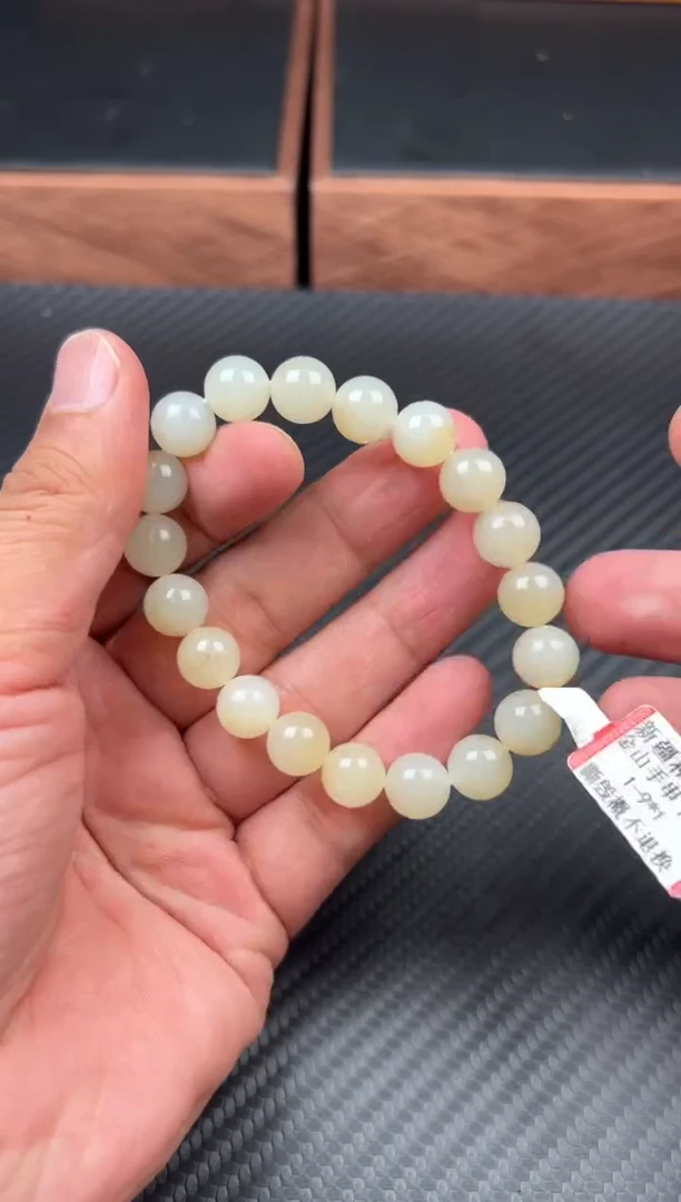 手串未镶嵌和田玉且末微色差卡10