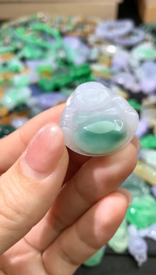 颈饰未镶嵌翡翠吊坠