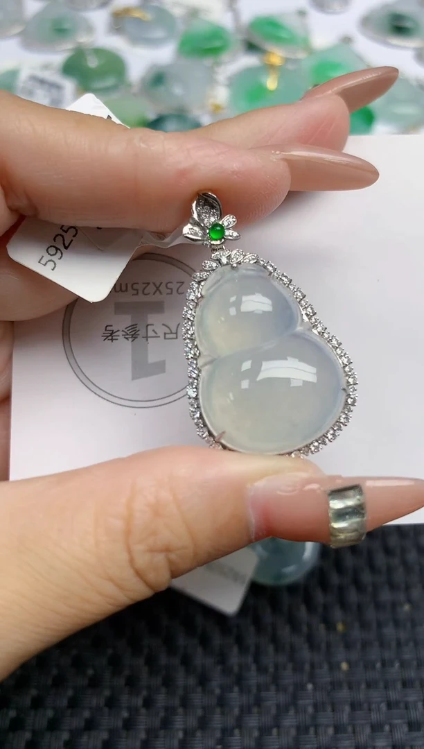 颈饰18K金镶嵌翡翠天然缅甸A货翡翠百元以上9元证书费自理