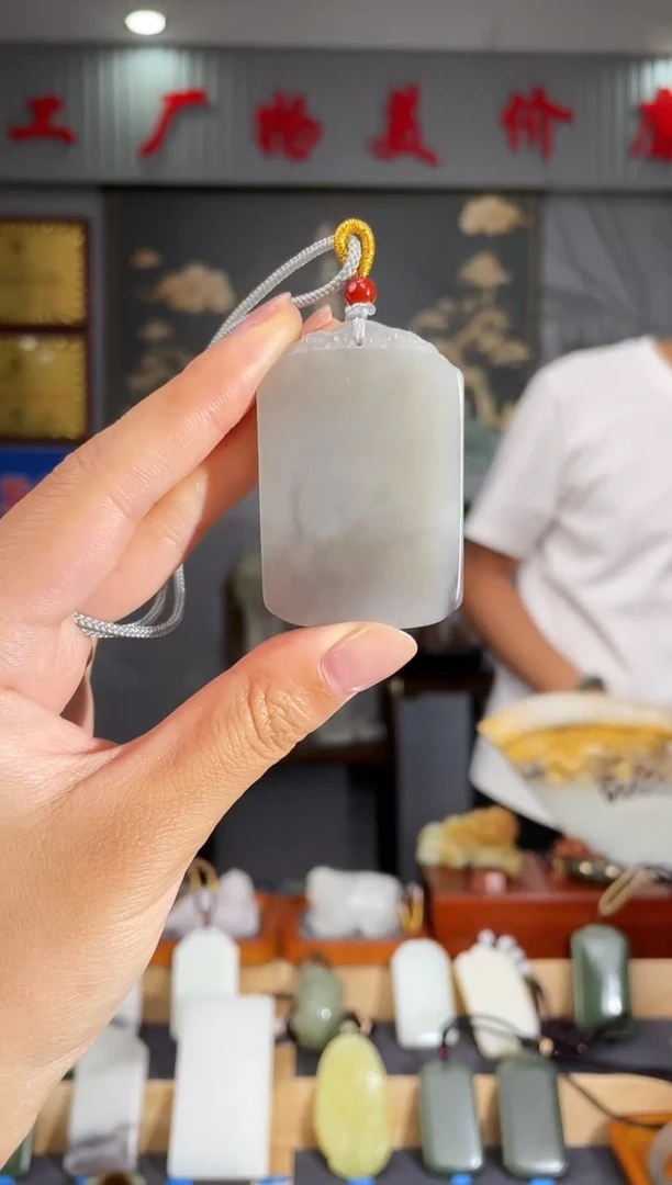和田玉未镶嵌颈饰1