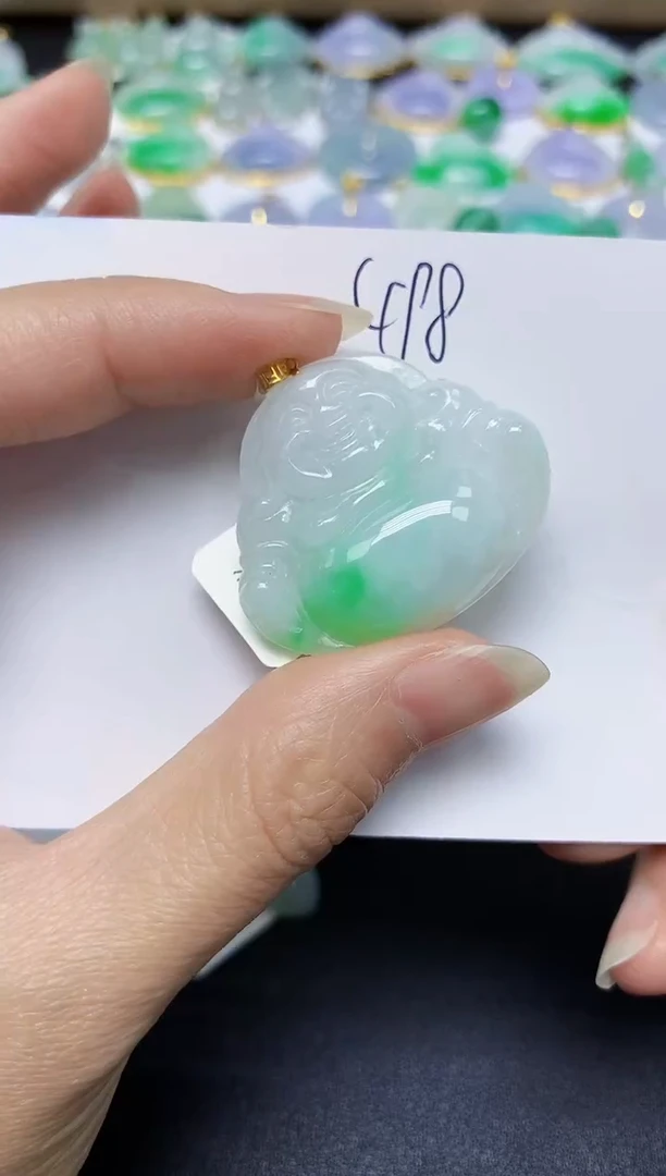 翡翠18K金镶嵌颈饰 天然缅甸翡翠A货