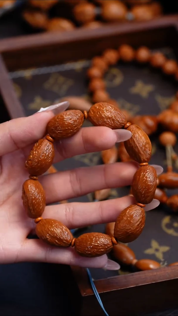 【闪购商品】橄榄核吊坠苏工橄榄核