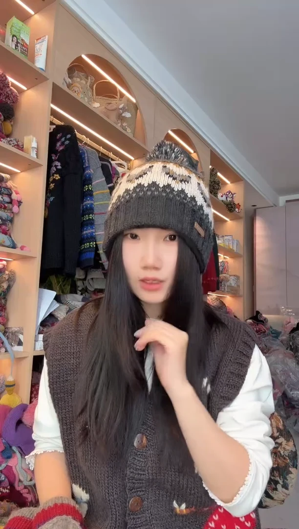 羊毛美利奴黑灰色狐狸翻边