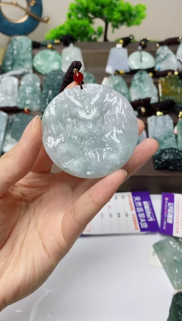 翡翠未镶嵌颈饰