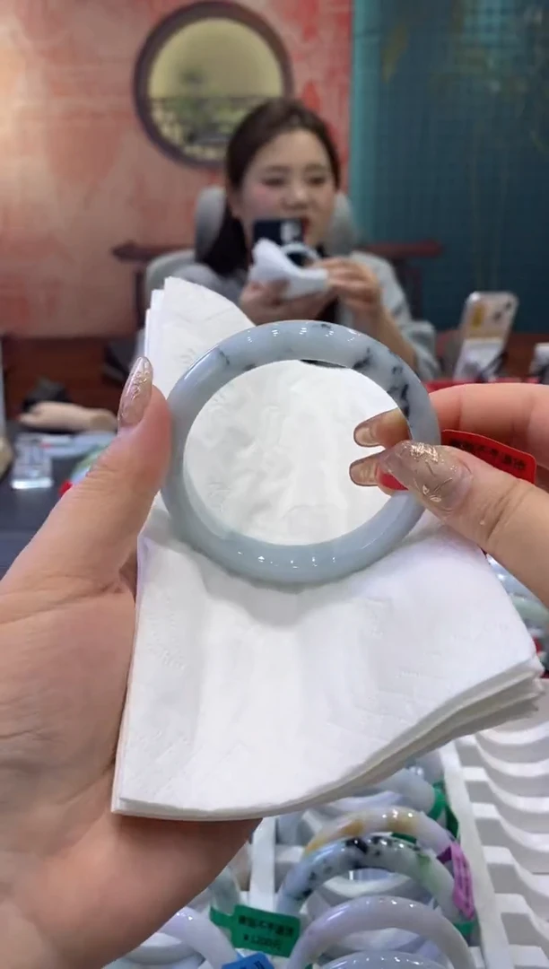 【闪购商品】翡翠手镯未镶嵌多人00113884