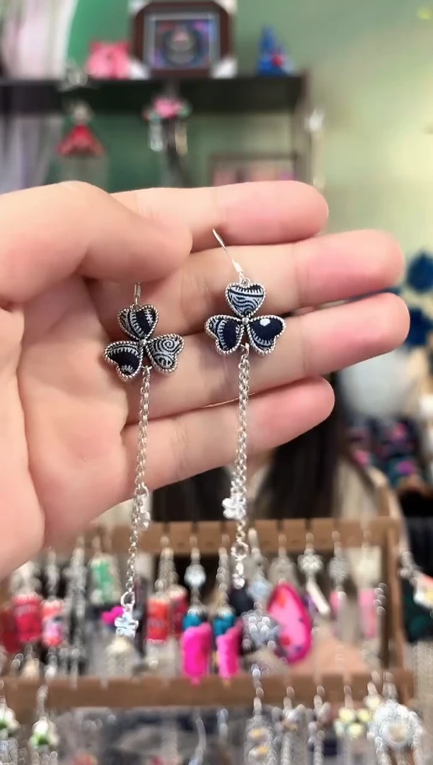 彩云南阁非遗老绣饰品566*