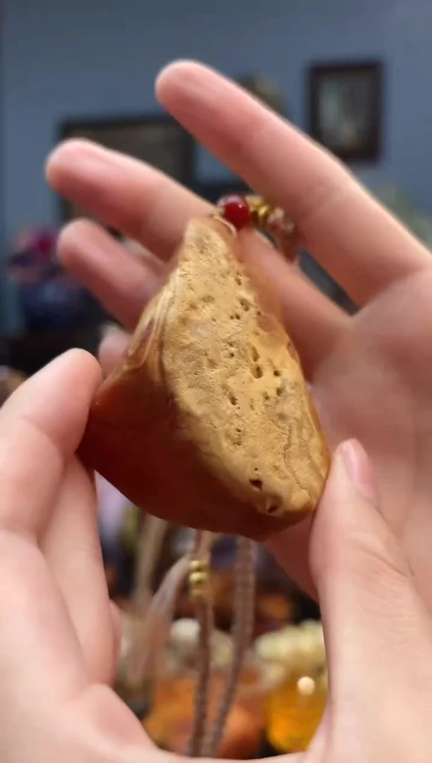 琥珀颈饰未镶嵌吊坠