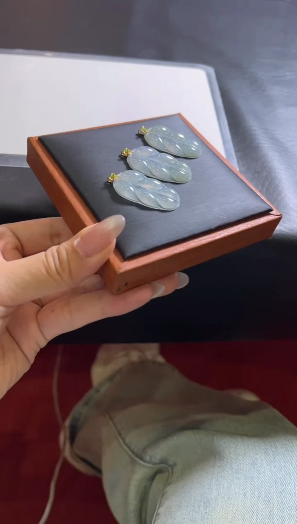 颈饰18K金镶嵌翡翠B199 多样性发一件/配绳子