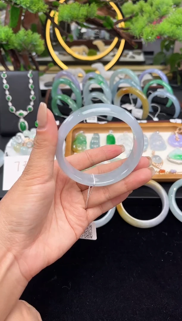 未镶嵌手镯翡翠手镯