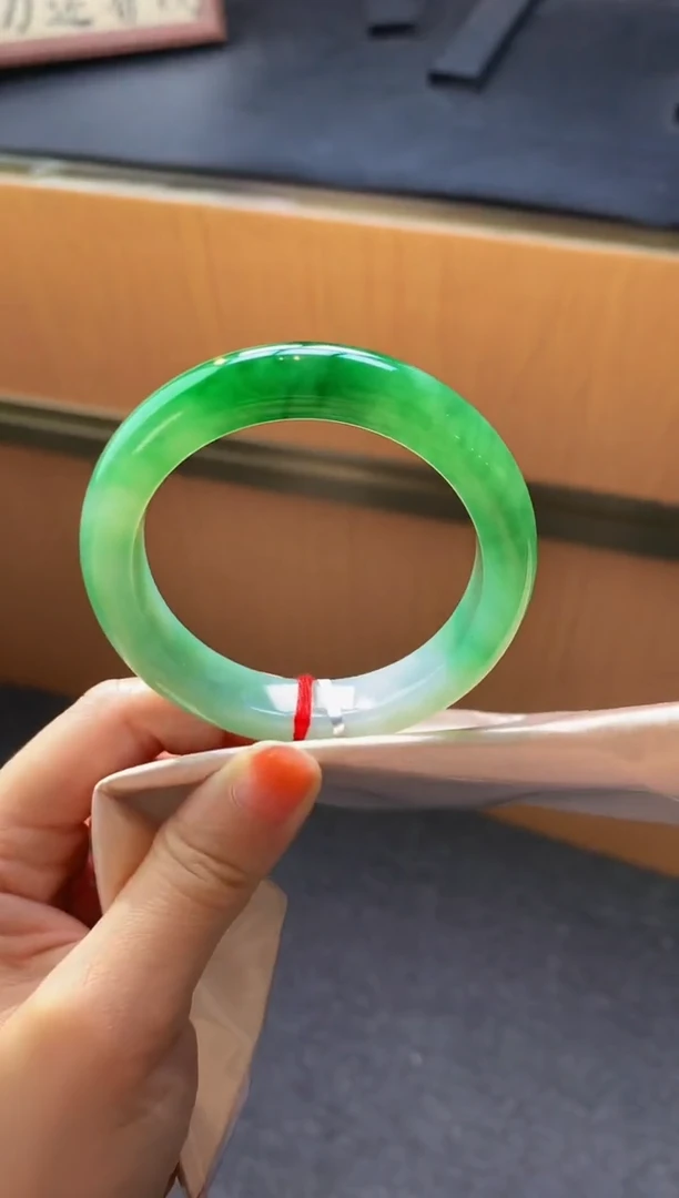 未镶嵌手镯翡翠-Q27 圈口53.8 全款17.2万 定金2万