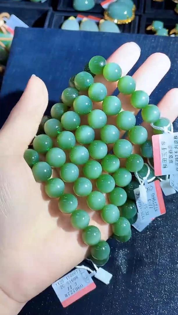 未镶嵌手串和田玉多样性发一