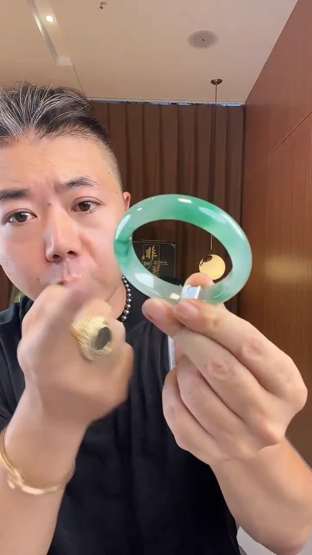 未镶嵌手镯石英质玉非洲翠