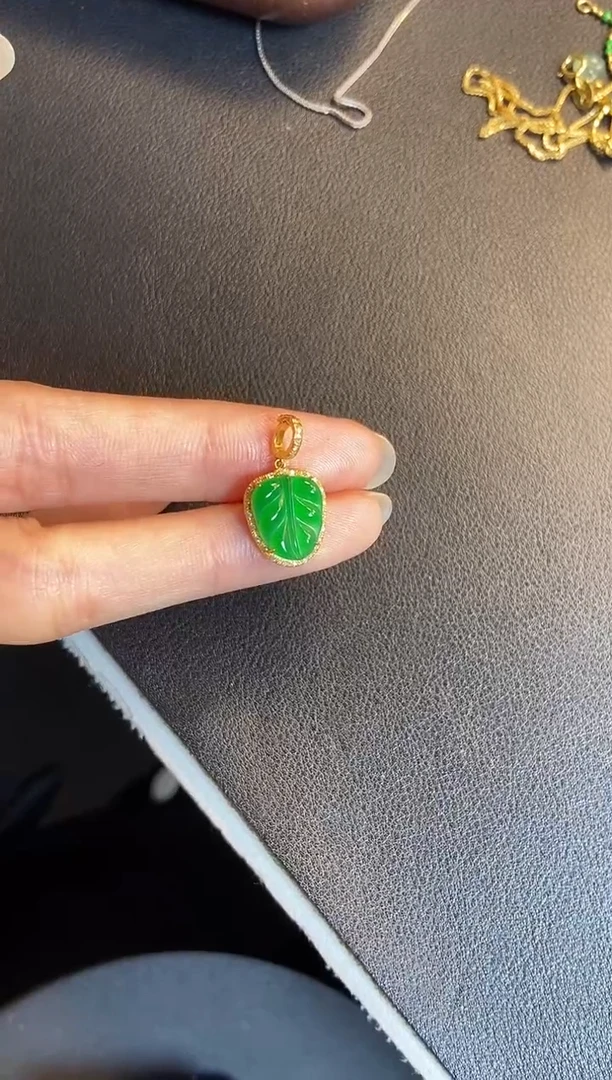 吊坠(不含链)18K金镶嵌翡翠伊*恩1