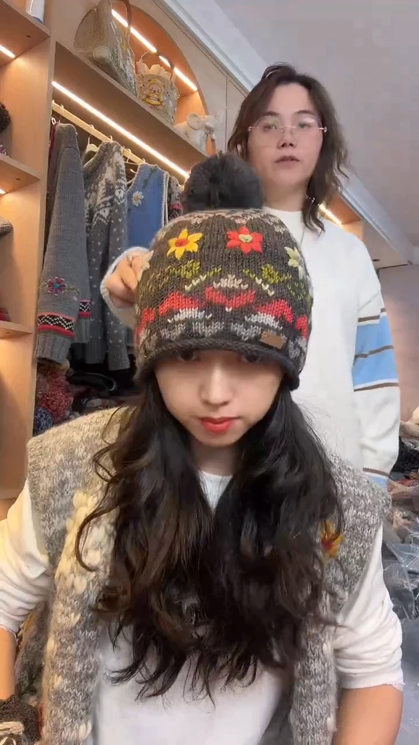 羊毛美利奴刺绣提花单球帽