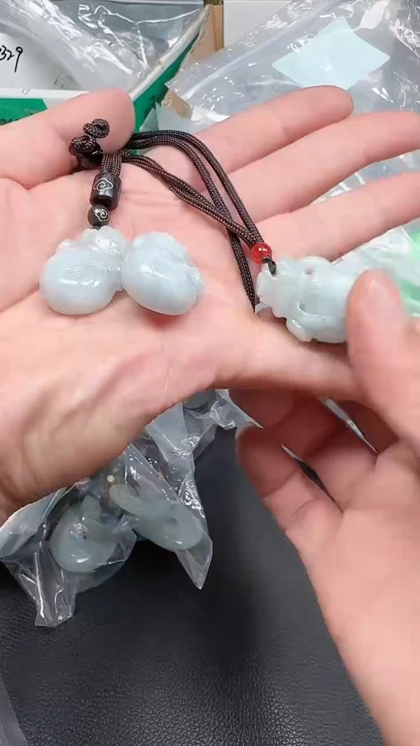 翡翠未镶嵌颈饰048