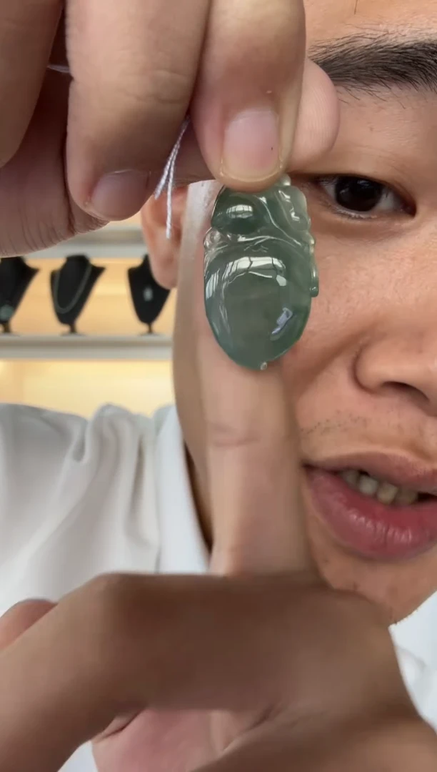 翡翠未镶嵌颈饰天然翡翠A货孤品一件