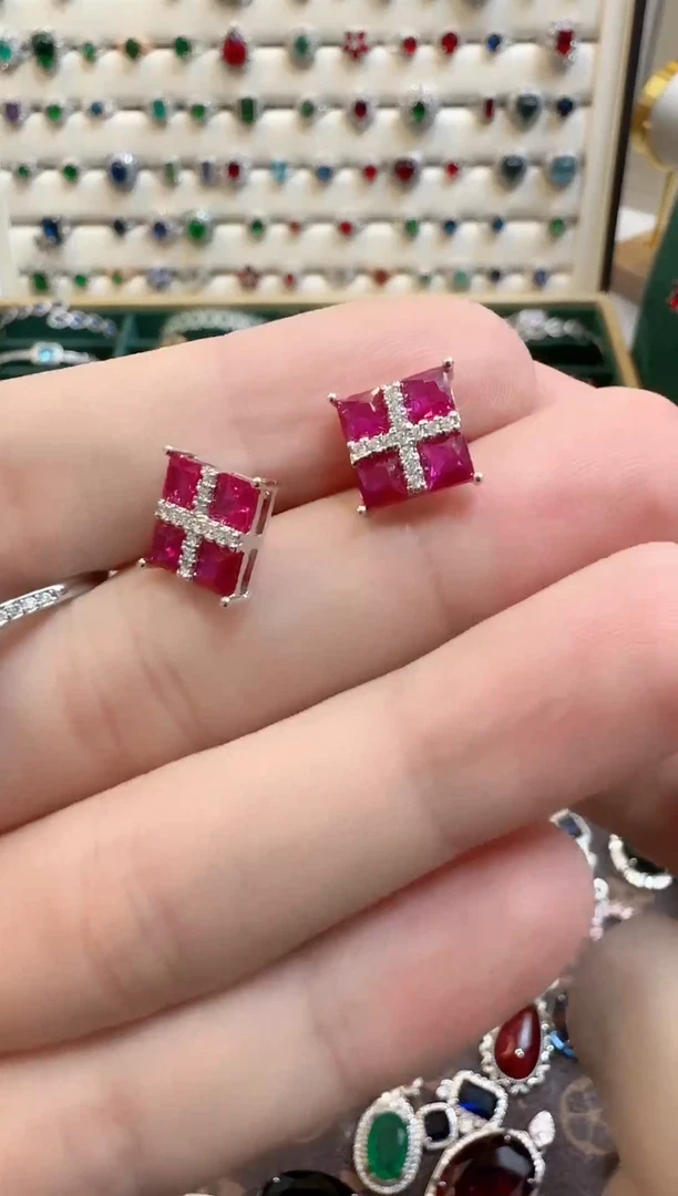 未镶嵌耳饰红宝石红宝石耳饰