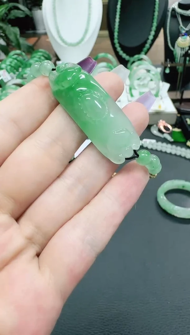 未镶嵌1石英质玉（非洲翠）/1521