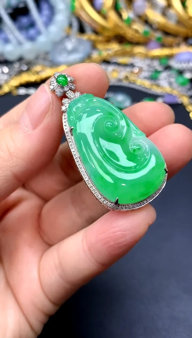 颈饰18K金镶嵌翡翠360-中国好珍宝