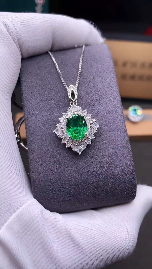 颈饰银S925镶嵌绿色碧玺....