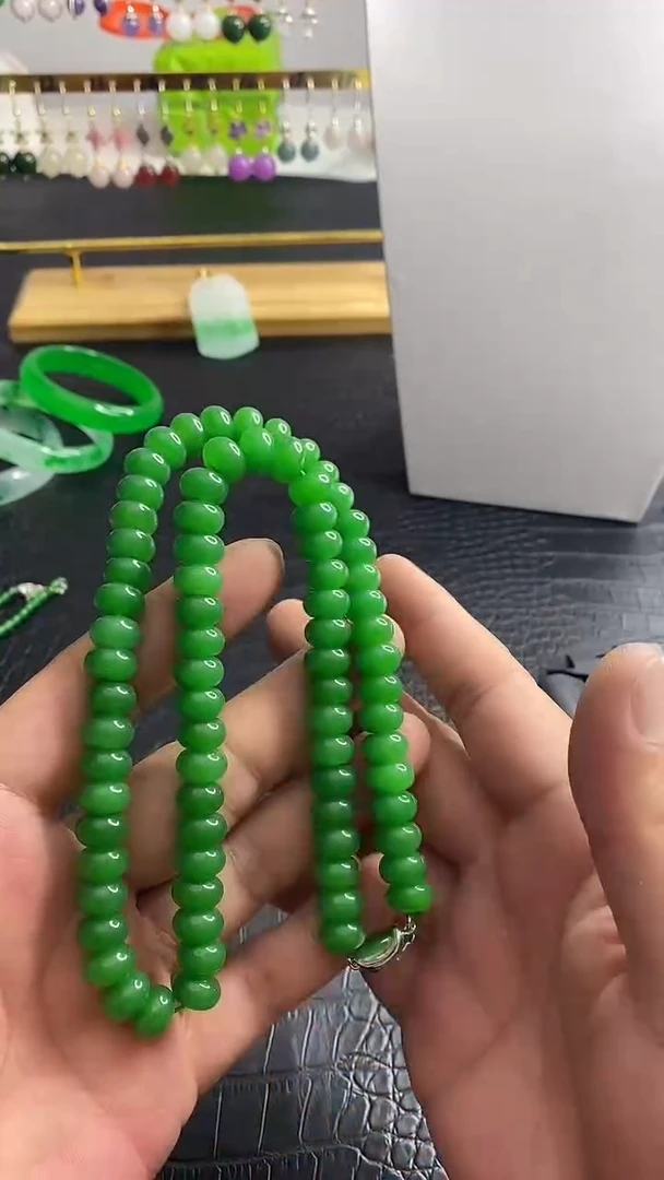 颈饰未镶嵌翡翠W010