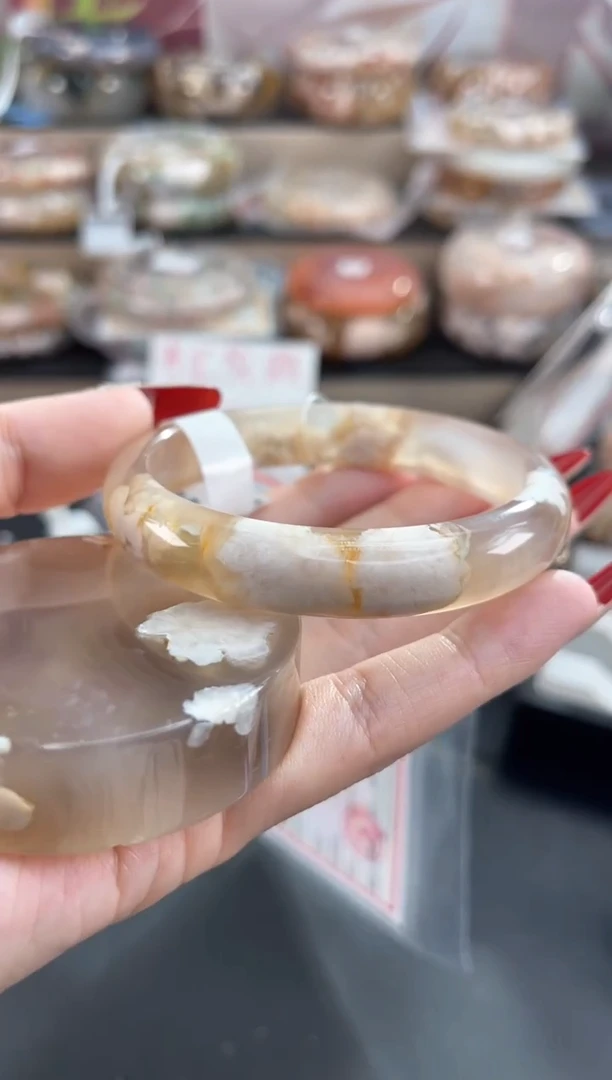 未镶嵌手镯石英质玉58