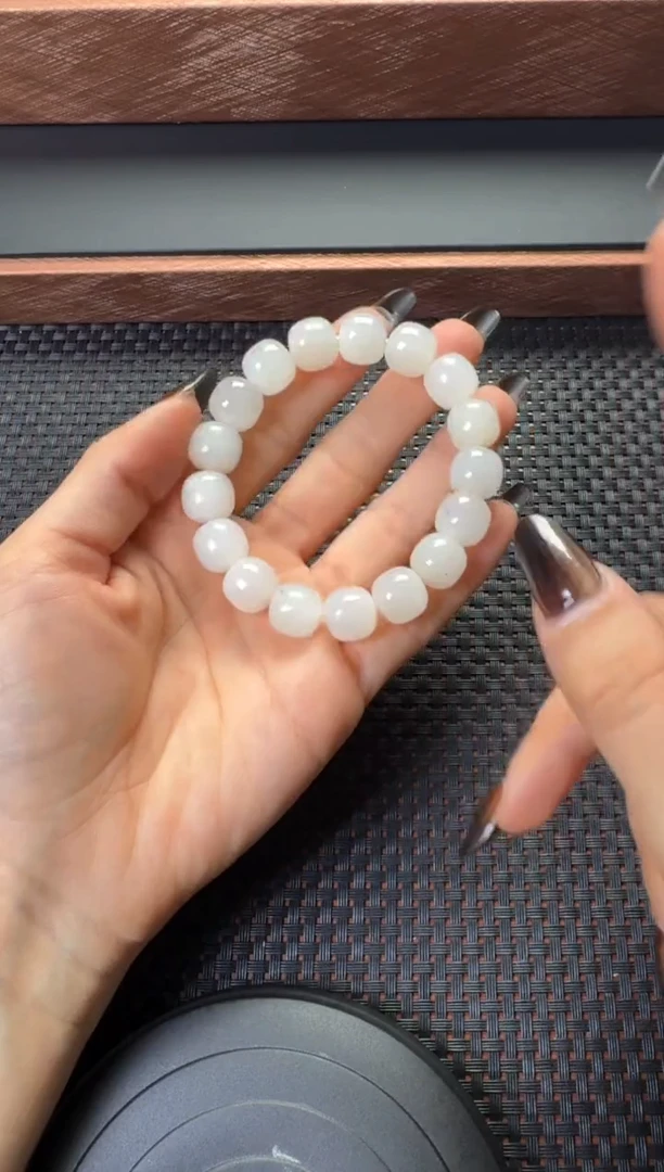 未镶嵌手串和田玉黑山料老型珠卡11*12手串