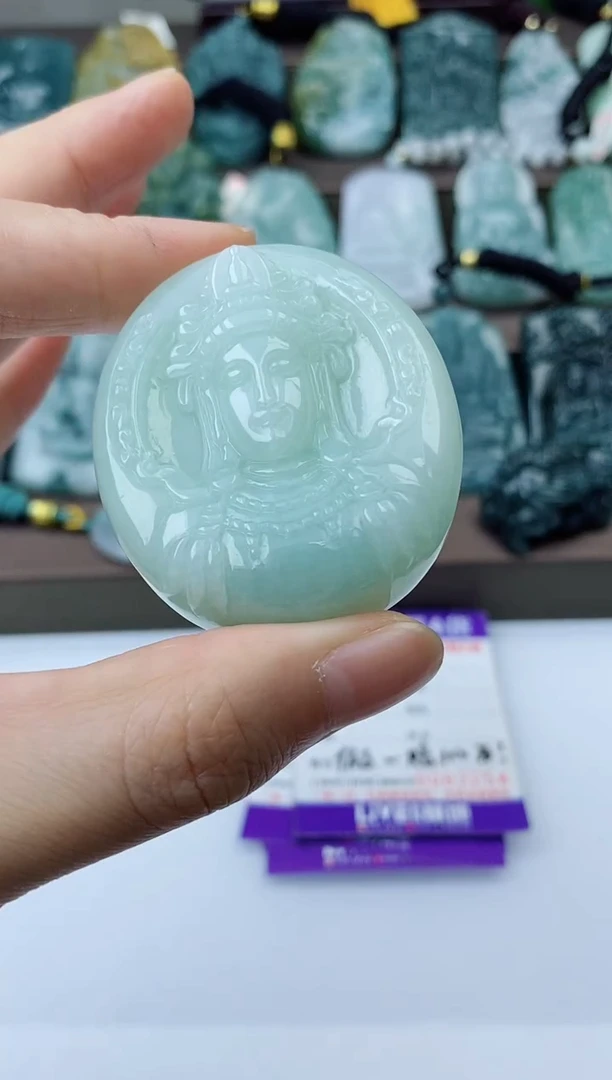 翡翠未镶嵌颈饰
