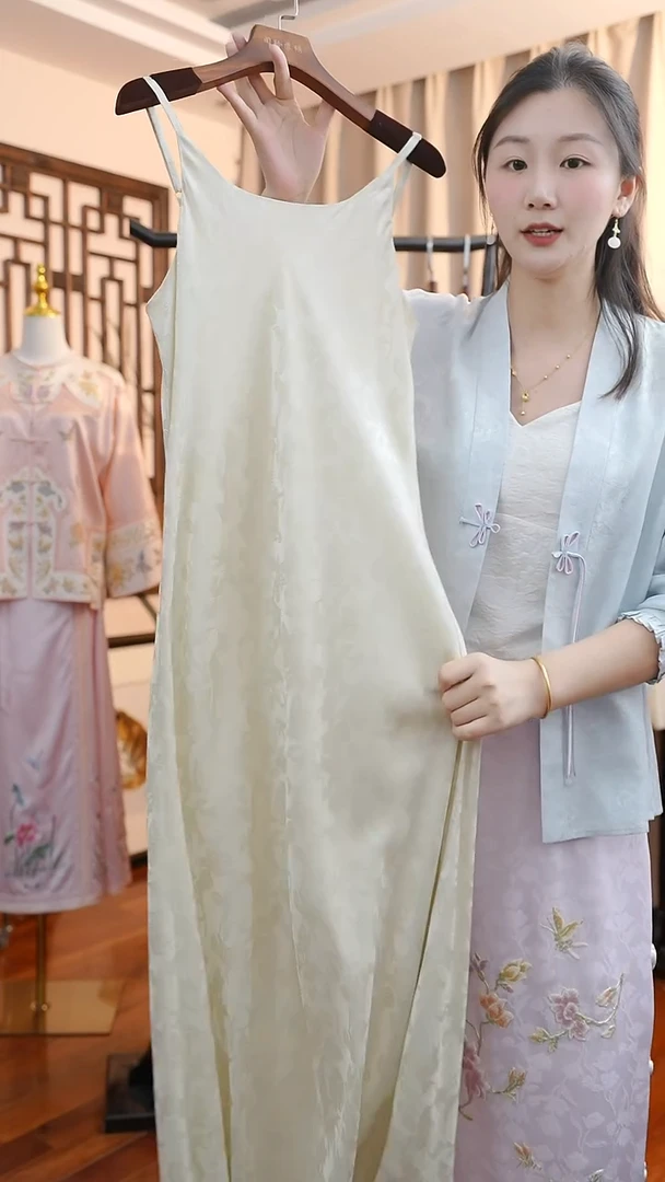 刺绣香槟色吊带裙  桑蚕丝非遗苏绣服饰